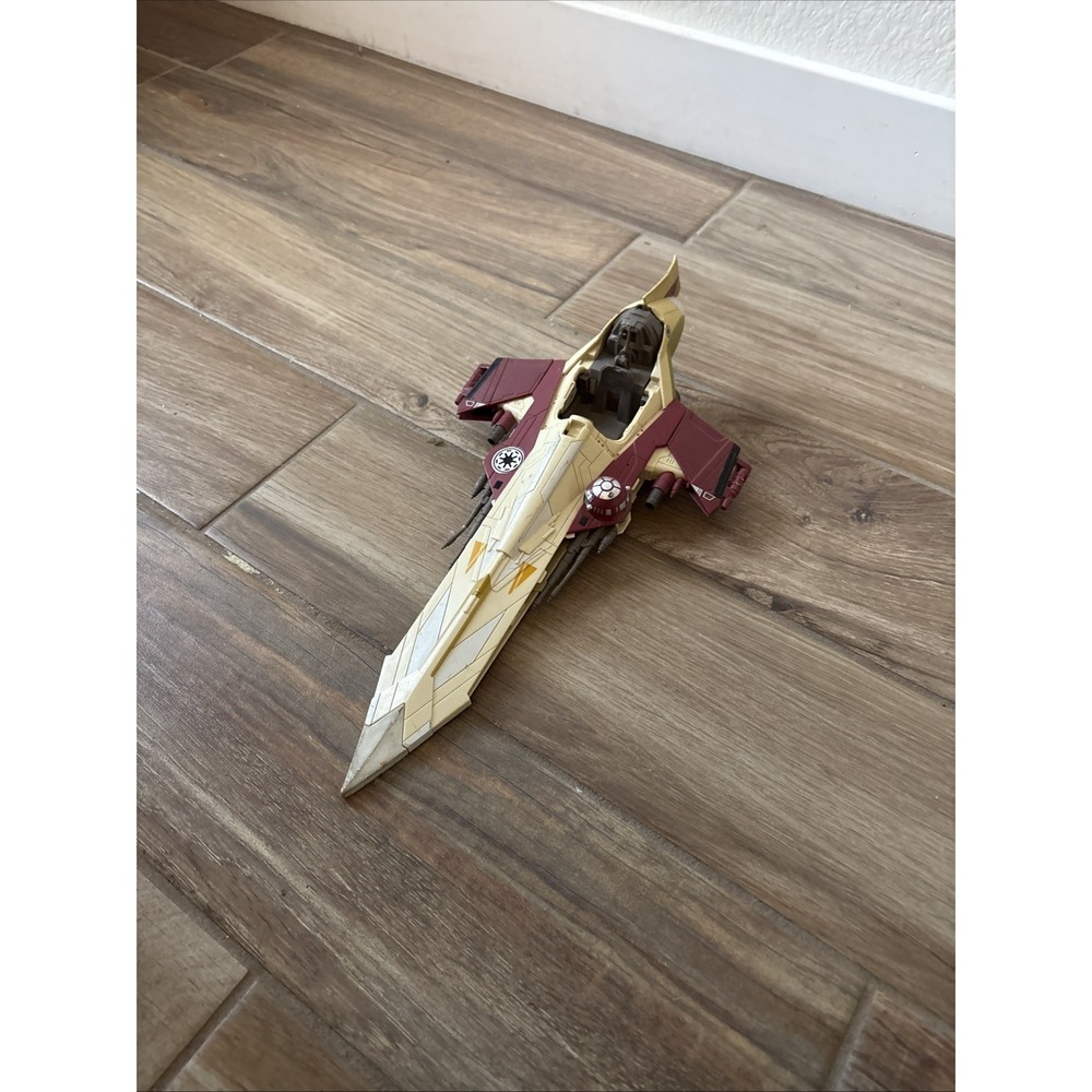 Star Wars Obi-Wan Jedi Starfighter 2001 Attack of the Clones Broken For Parts